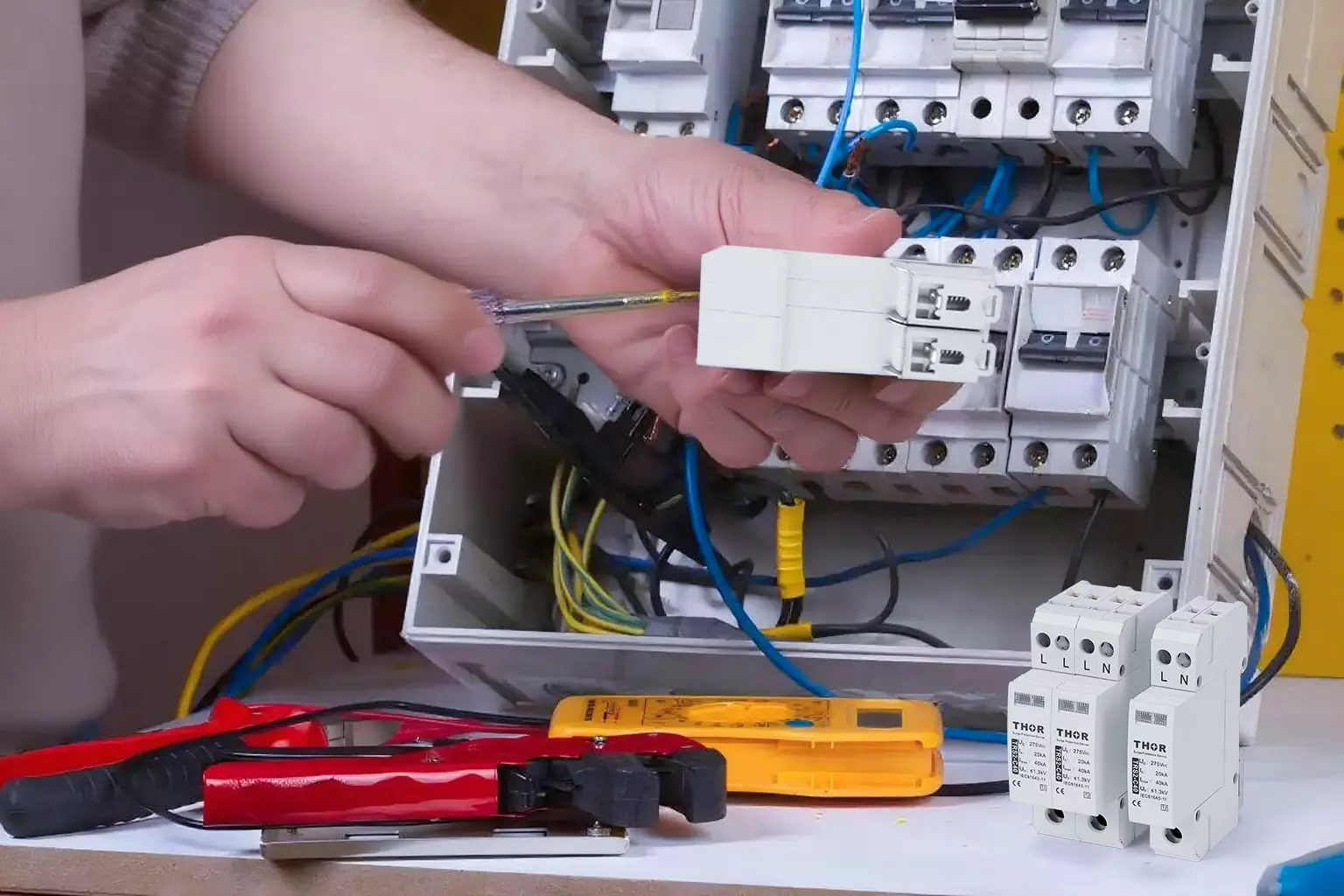 Thor TRS Type 2 surge protection device DIN rail installation metal oxide varistor